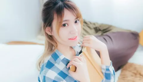 退休老人演短剧